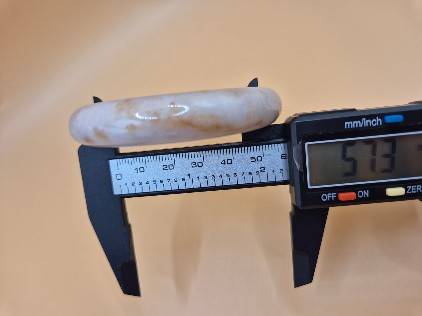 #100 - Milky Cream - 57.3mm