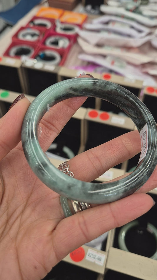 Black & Apple Green Jadeite Harmony Bangle 57mm