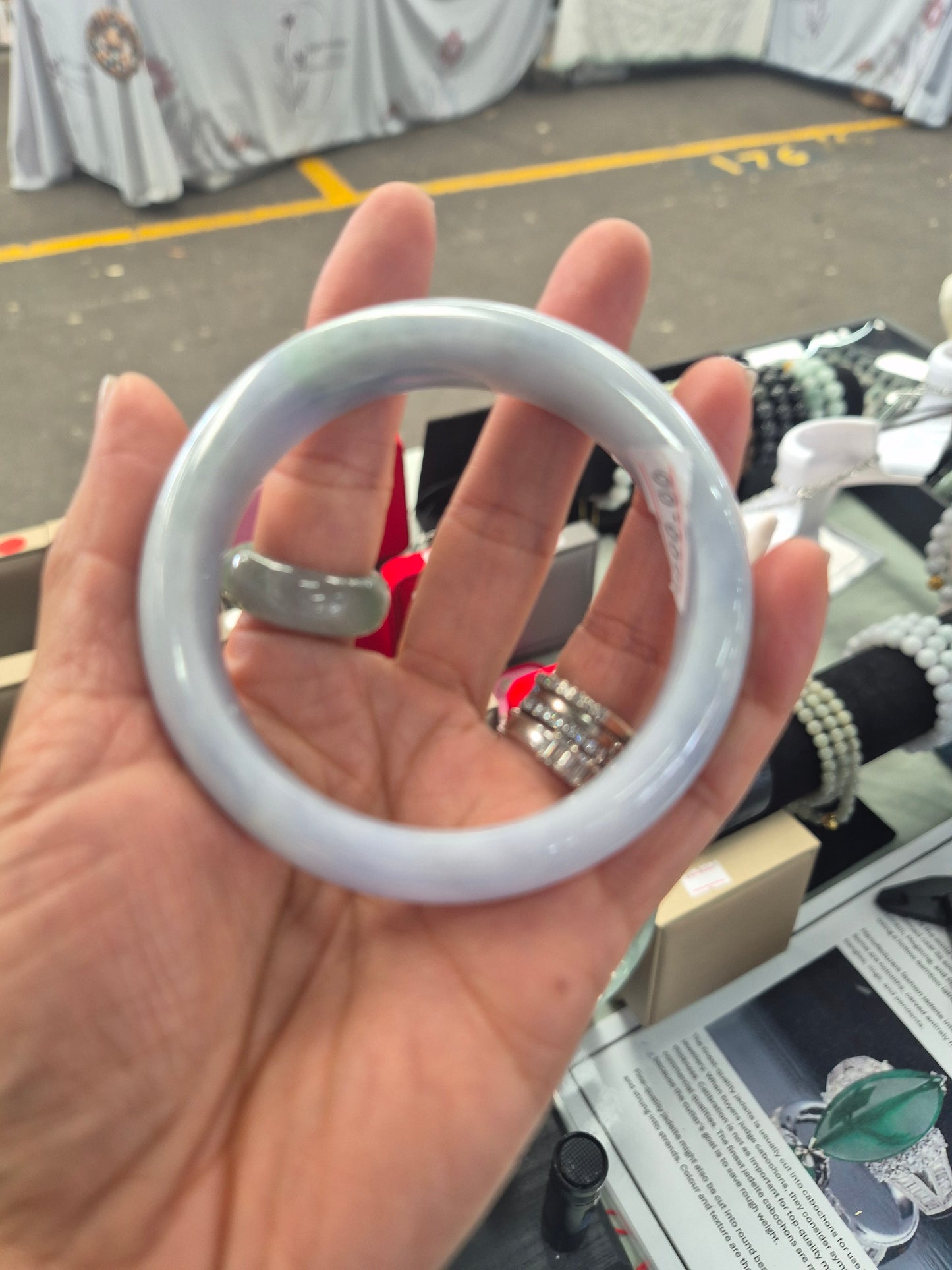Natural Lavender Jade Bangle – 59mm