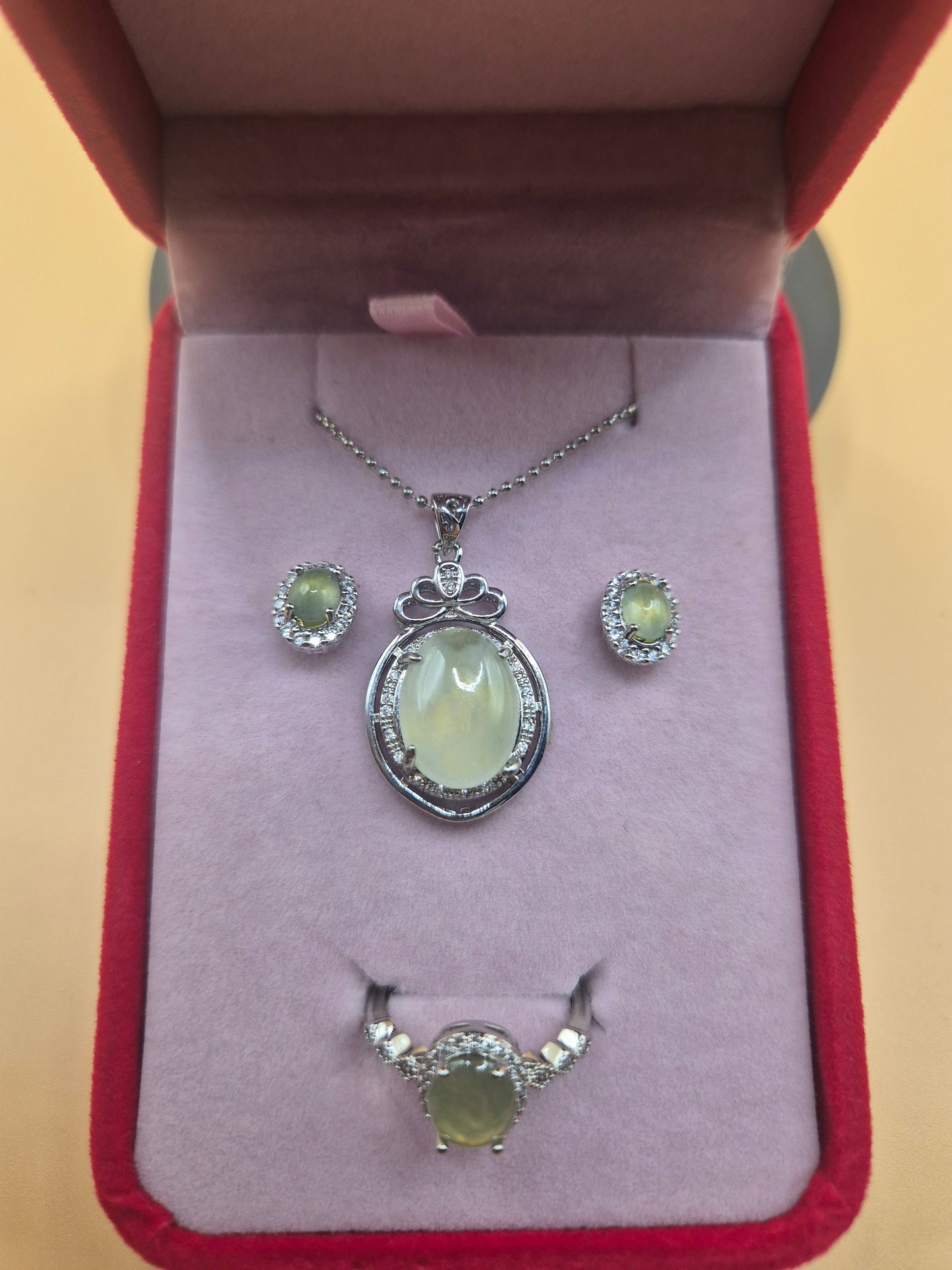 #157 - Jadeite Emsemble