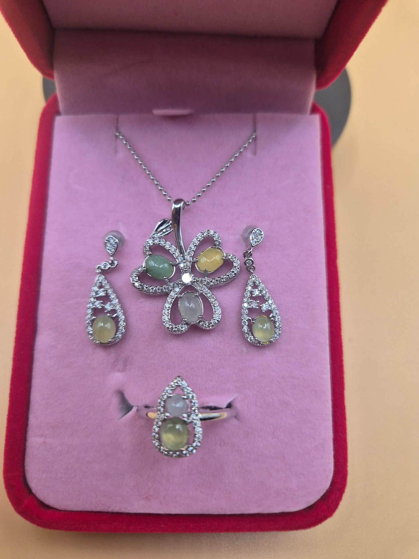 #156 - Jadeite Emsemble